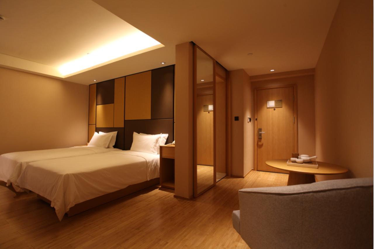 Ji Hotel Shanghai Kangqiao Xiuyan Road Exteriör bild